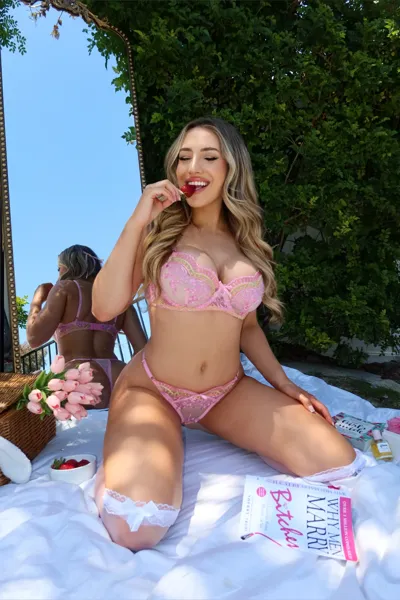 Jessie 💗 (#1 RAVE BAE) - Onlyfans