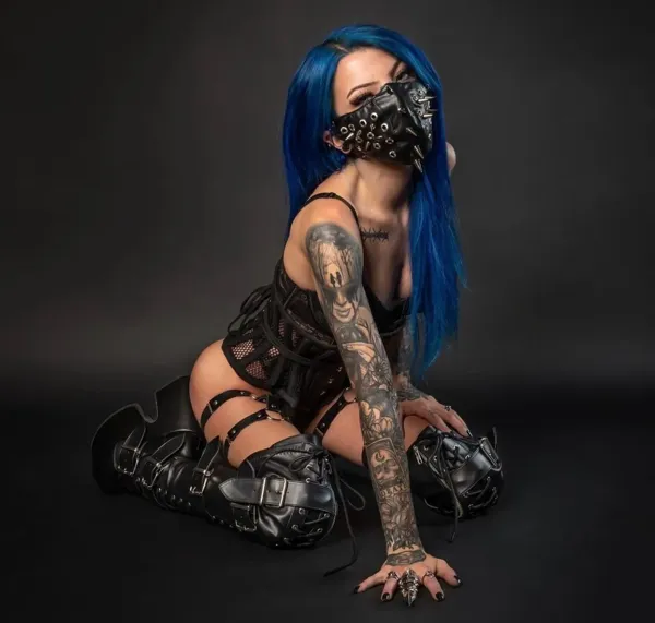Justine - Onlyfans